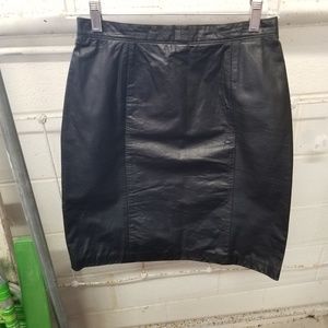 Vintage 9/10 Black Leather Pencil Skirt